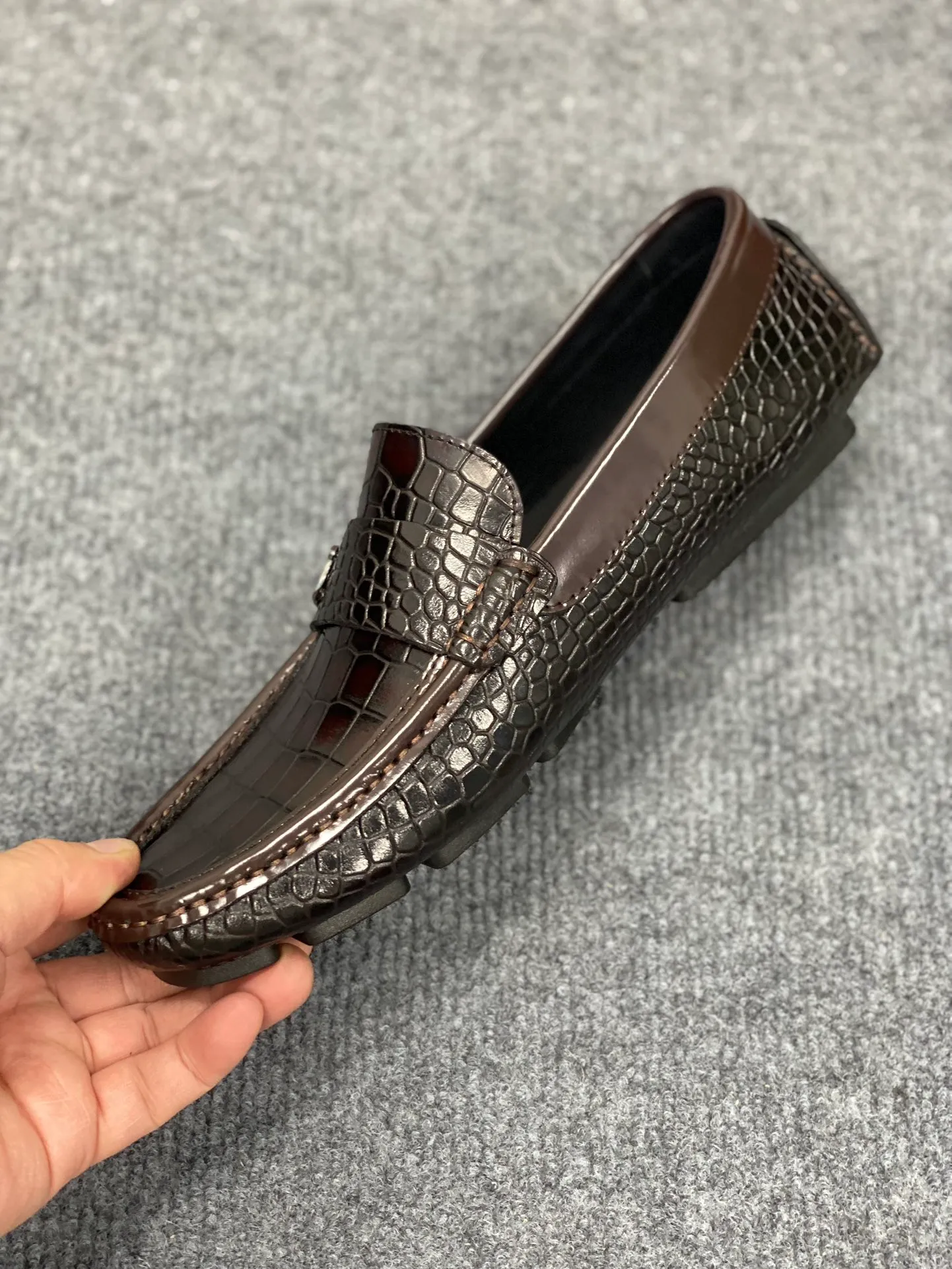 Men's Men's Shoes Men's Men's Shoes 💰700 new style "DG Duban Spring New Casual Driving Shoes" latest hot style, top brand luxury ~ purchasing agency, top quality ~.  The upper is made of imported original cowhide with fine workmanship. The original stylish and stylish soft rubber wear-resistant and non-slip outsole is light and comfortable on the feet. The real thing looks better in real life, 38-45